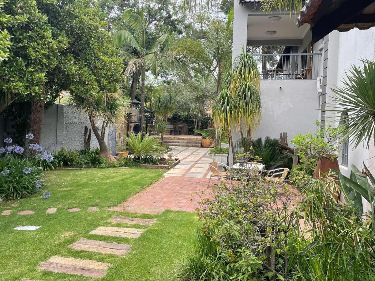 Africa Footprints Lodge Kempton Park Exterior photo